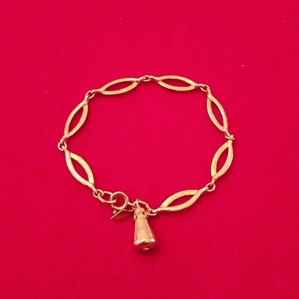 Vintage Sarah Coventry Yellow Gold Plated 7 inch Bracelet